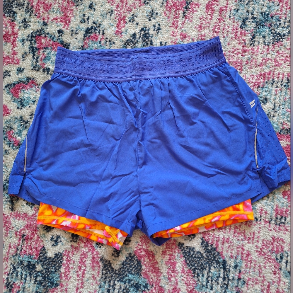 Fabletics perforated run short 5" women's medium